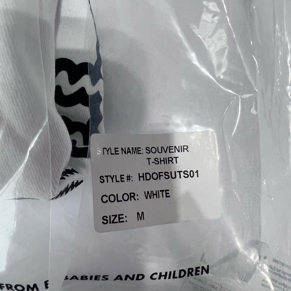 HiiDef White Hii Def Store Souvenir T-Shirt medium - Picture 6 of 7